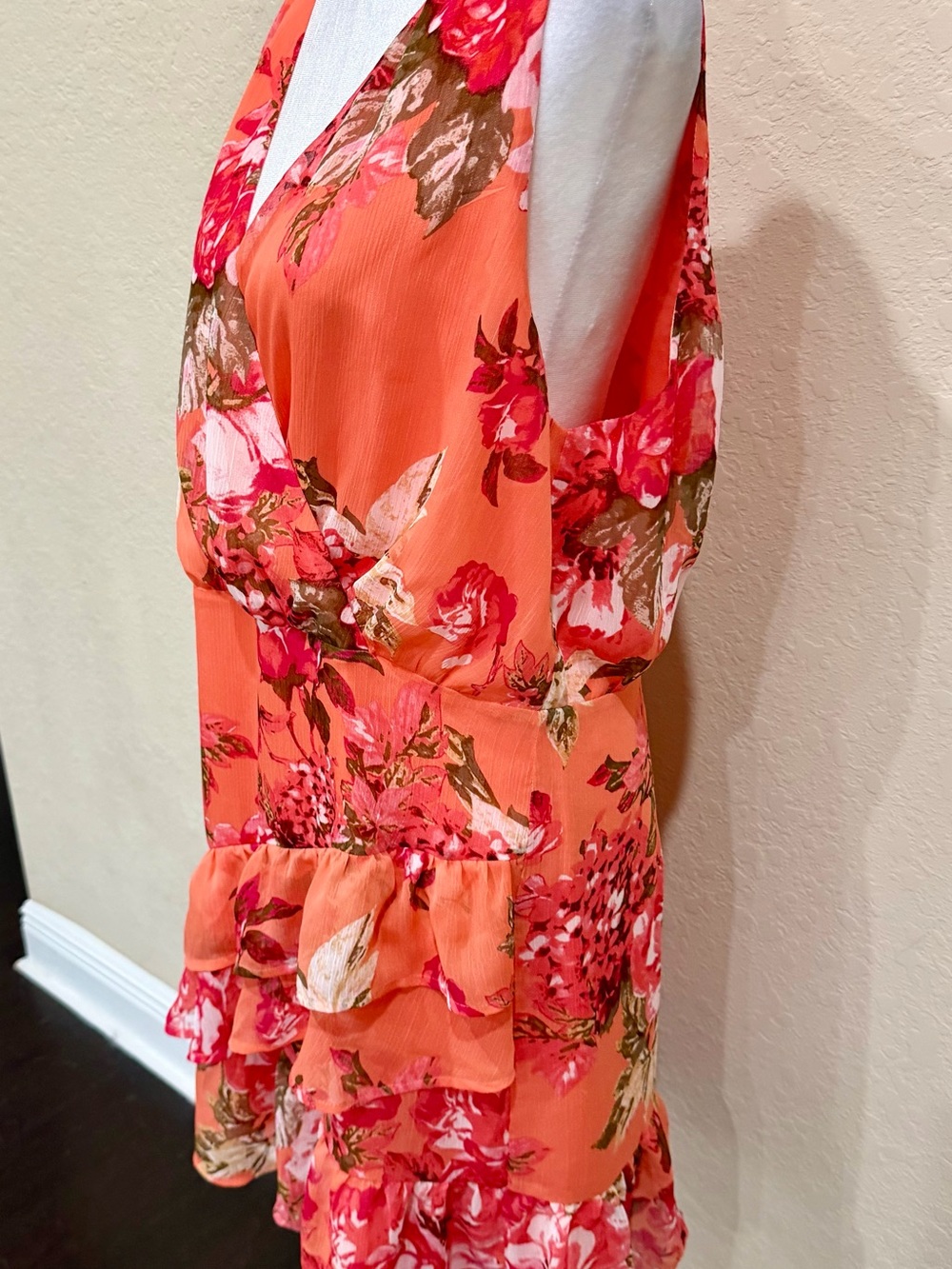 Women’s Express Floral Ruffle Wrap Fit And Flare Dress Size Large Peach Floral* - Picture 10 of 11